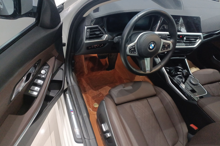 宝马3系 2022款 改款 320Li M运动套装中控内饰20