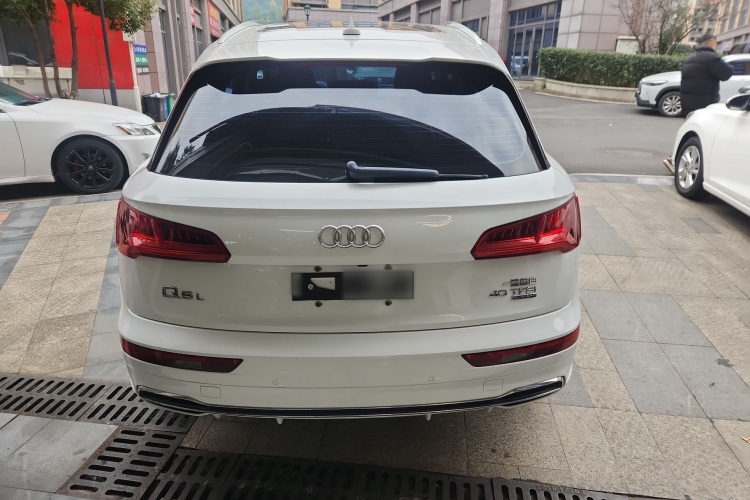 奥迪Q5L 2020款 改款 40 TFSI 荣享时尚型车身外观6