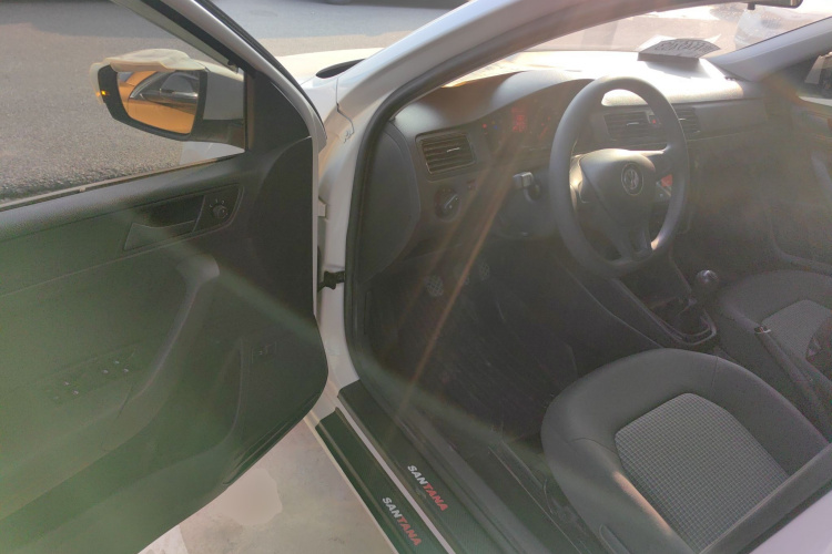 大众 桑塔纳 2019款 1.5L 手动风尚版 国VI中控内饰20