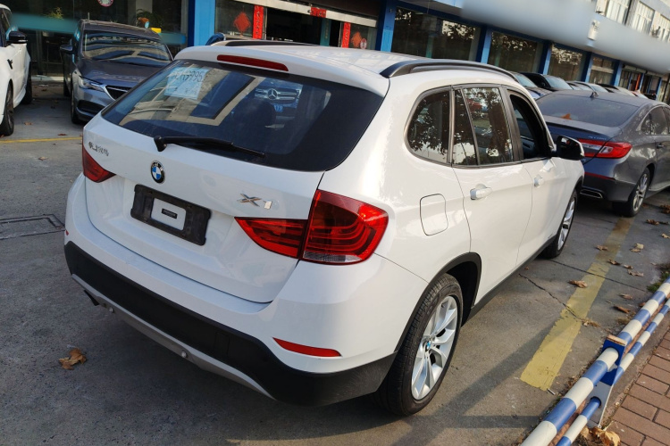 宝马X1 2013款 sDrive18i 时尚型车身外观7