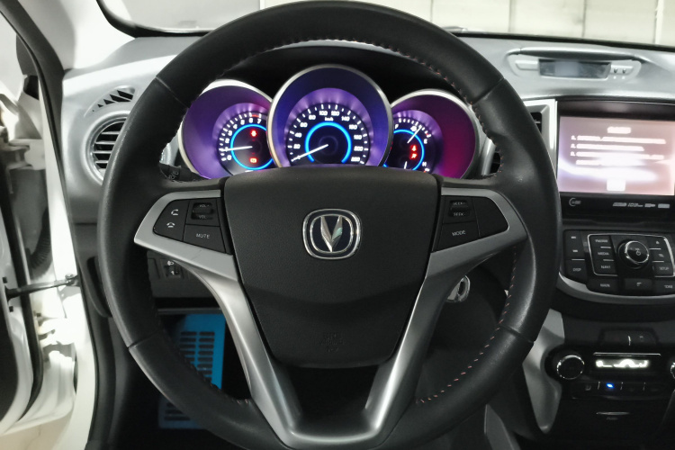 长安 逸动 2015款 1.6L 手动俊酷型 国V局部细节13