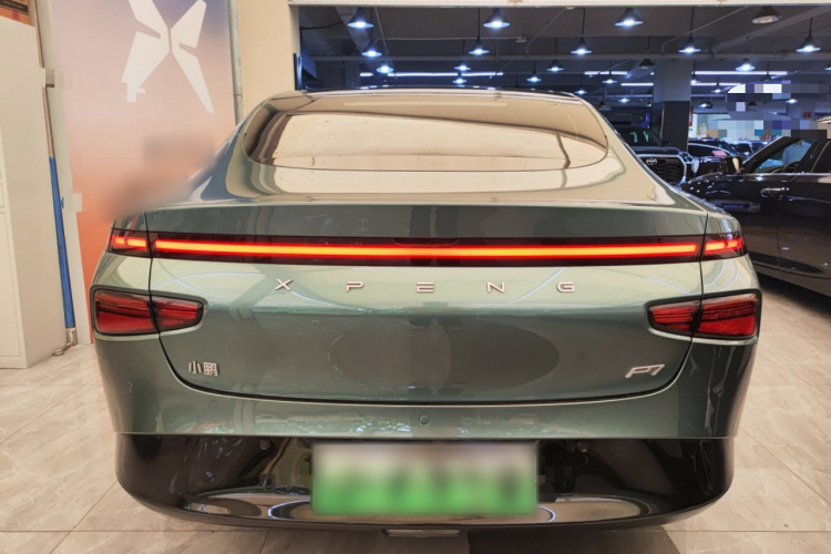 小鹏P7 2023款 P7i 702 Pro车身外观6004