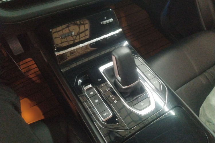 五菱汽车 五菱凯捷 2020款 1.5T CVT旗舰型头等舱局部细节18