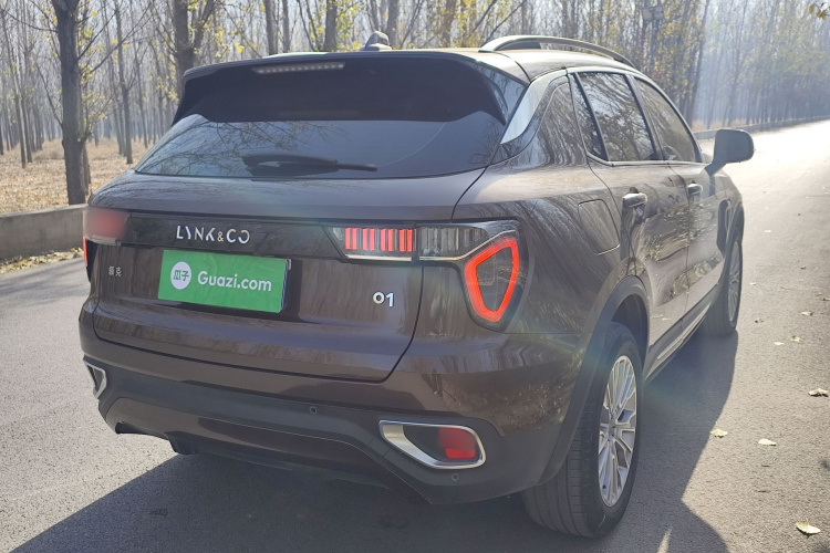 领克01 2018款 2.0T 两驱型+版车身外观7