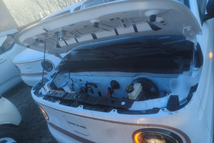 吉利银河 2024款 熊猫mini 200km 耐力熊机舱底盘24