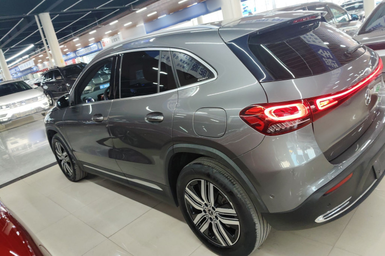 奔驰EQA 2023款 EQA 260车身外观4