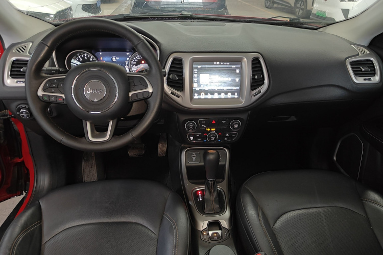 Jeep 指南者 2017款 200T 自动家享版中控内饰7002
