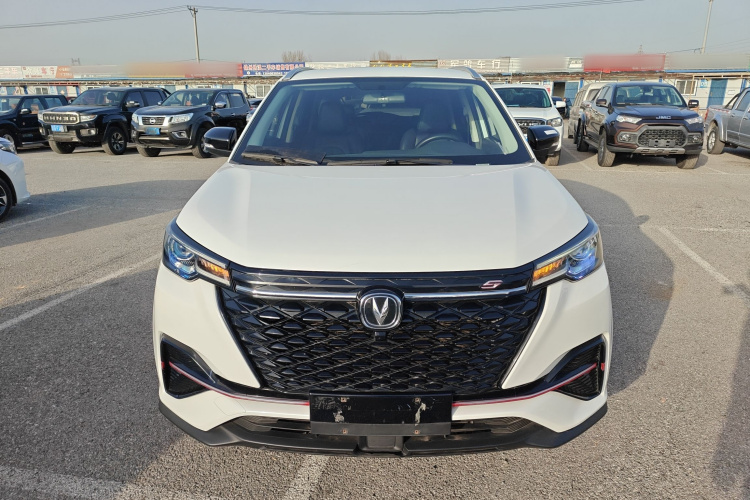 长安CS55PLUS 2021款 蓝鲸版 1.5T 手动豪华型车身外观2