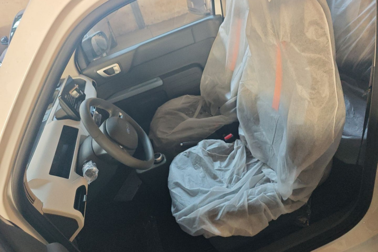 吉利银河 2024款 熊猫mini 200km 耐力熊中控内饰19