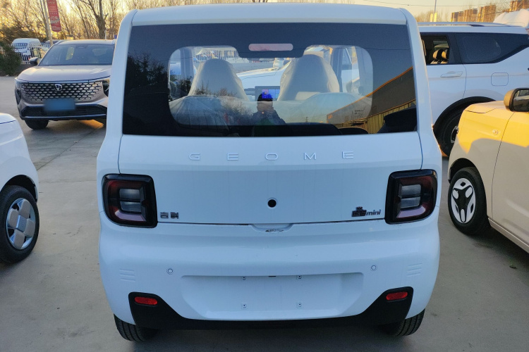 吉利银河 2024款 熊猫mini 200km 耐力熊车身外观6