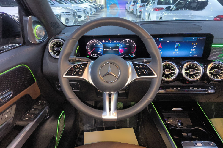 奔驰GLB 2025款 GLB 220 动感型局部细节13