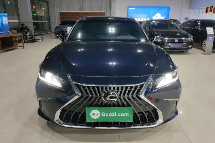雷克萨斯ES 2022款 200 卓越版车身外观2