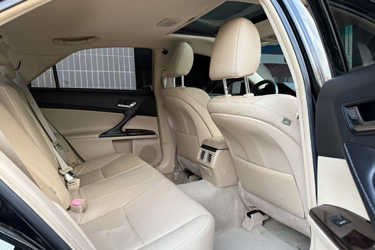 丰田 锐志 2012款 2.5V 风度菁英炫装版中控内饰7001