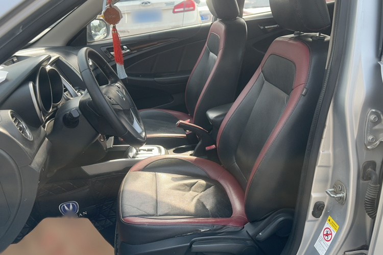 长安 逸动 2013款 1.6L 自动俊酷型 国IV局部细节19