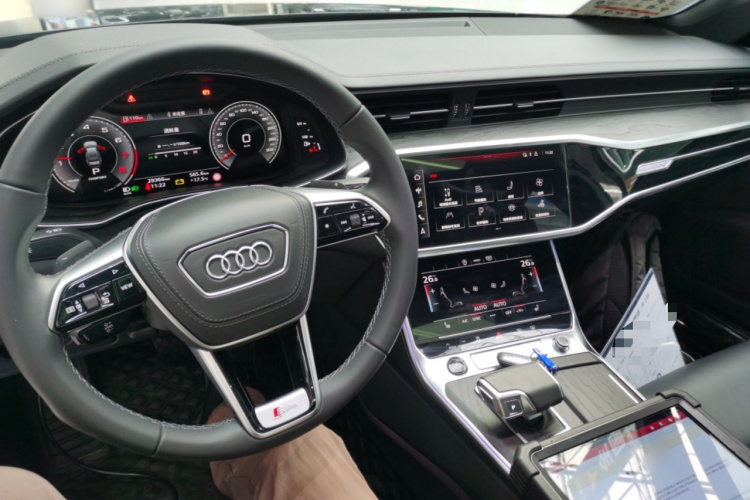 奥迪A6L 2024款 45 TFSI quattro 臻选动感型中控内饰12