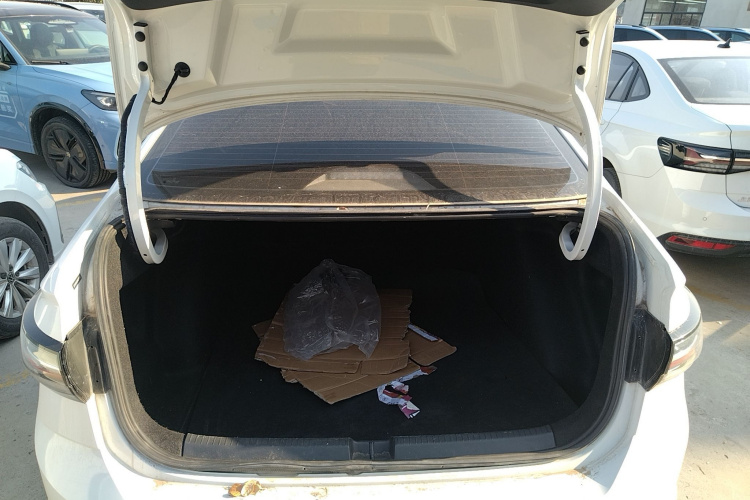 大众 朗逸 2023款 新锐 1.5L 自动新逸版机舱底盘23