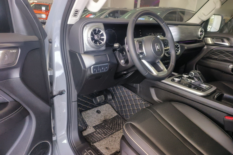 坦克300 2024款 2.0T 征服者中控内饰7002