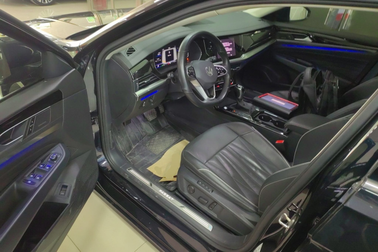大众 帕萨特 2023款 380TSI 豪华版中控内饰7003