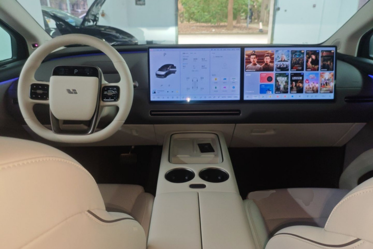 理想汽车 理想i8 2025款 标准版中控内饰7002