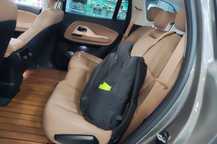 蔚来ES8 2018款 创始版中控内饰21