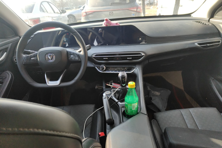 长安 逸动 2021款 PLUS 1.6L GDI 手动豪华型中控内饰12