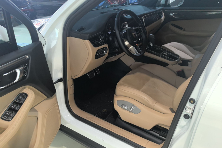 保时捷 2018款 Macan 2.0T中控内饰19