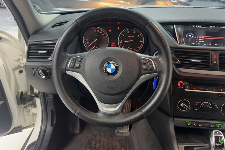 宝马X1 2014款 sDrive18i 时尚型局部细节13