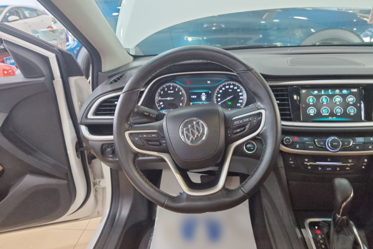 别克 英朗 2018款 18T 自动旗舰型中控内饰13