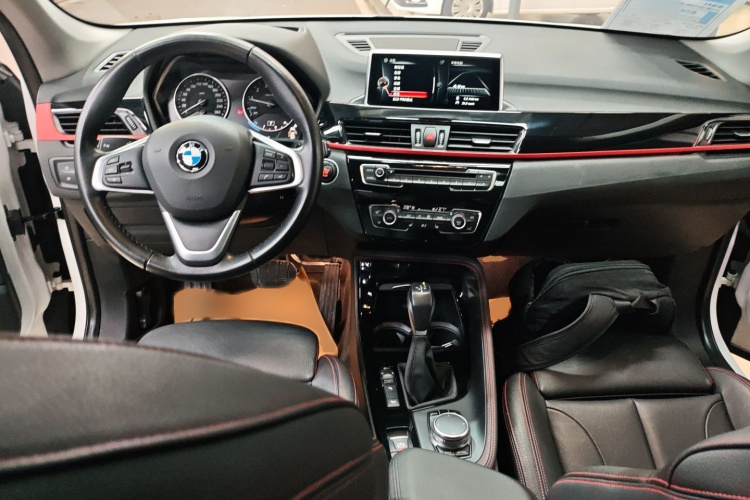 宝马X1 2016款 xDrive20Li 豪华型中控内饰7002