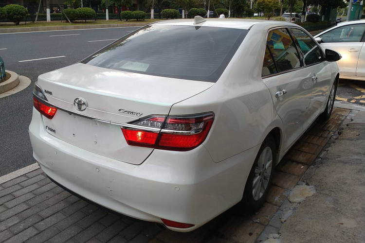 丰田 凯美瑞 2016款 2.0E 十周年纪念精英版车身外观6005