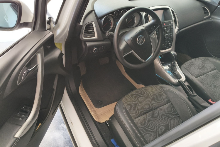 别克 英朗 2014款 XT 1.6L 自动时尚版中控内饰7003