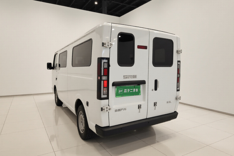 SRM鑫源新能源E3L 2025款 宁德41.86Kwh 305KM 实用型客车车身外观5
