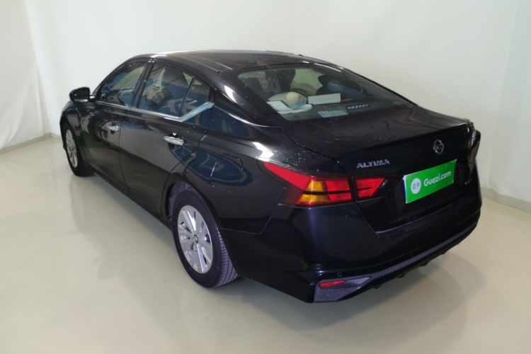 日产 天籁 2020款 改款 2.0L XL 舒适版车身外观5