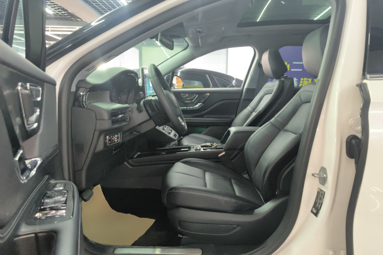 林肯 冒险家 2022款 2.0T 两驱尊雅版中控内饰7003