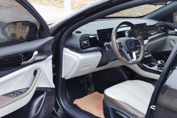 比亚迪 秦PLUS 2023款 冠军版 DM-i 55KM领先型中控内饰20