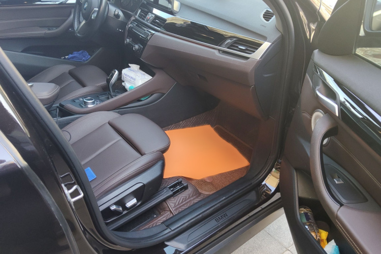 宝马X1 2021款 sDrive25Li 领先型局部细节9005