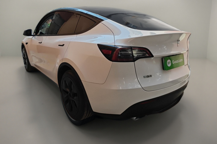 特斯拉 Model Y 2024款 后轮驱动版车身外观5