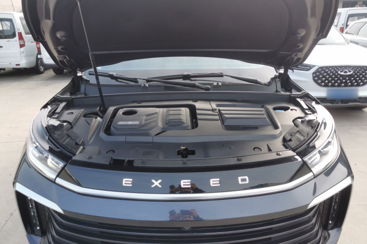 星途凌云 2023款 400T 两驱星尊版机舱底盘24