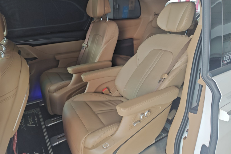 别克GL8 2021款 ES陆尊 653T 旗舰型中控内饰21