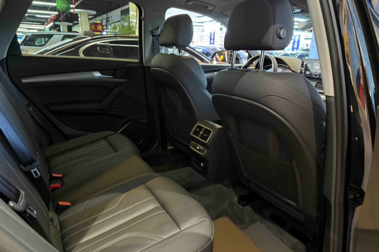 奥迪Q5L 2022款 40T 时尚动感型车身外观6012