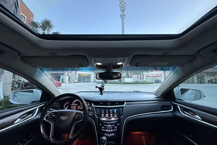 凯迪拉克XTS 2018款 28T 精英型中控内饰7001