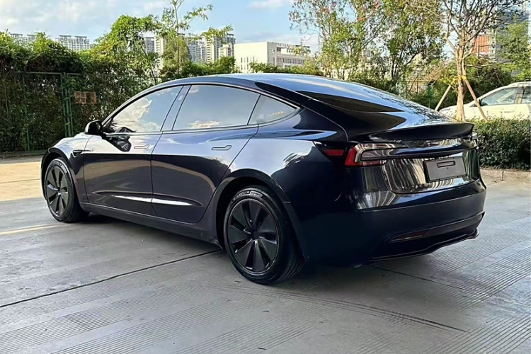 特斯拉 Model 3 2023款 后轮驱动版车身外观6003