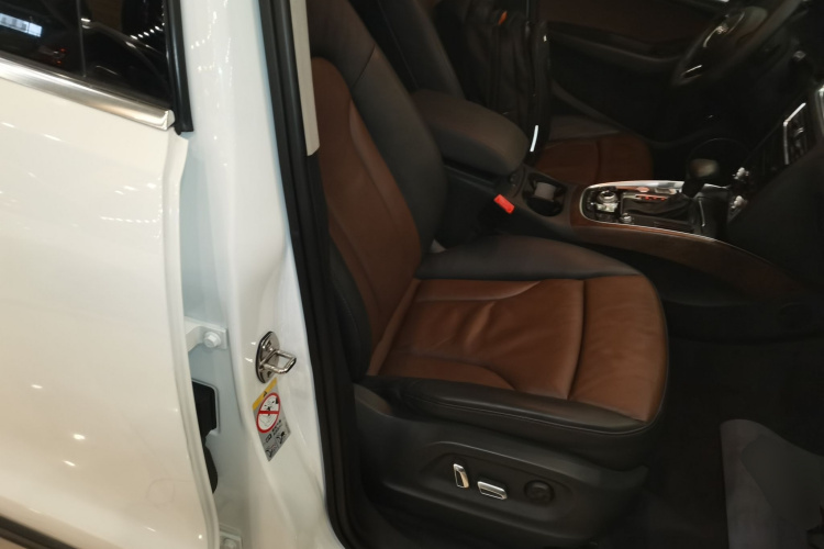 奥迪Q5 2016款 40 TFSI 舒适型局部细节41