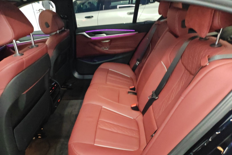 宝马5系 2023款 530Li 领先型 M运动套装中控内饰7004