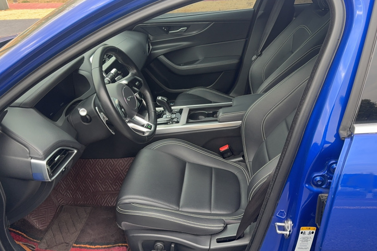 捷豹XEL 2020款 2.0T 200PS R-DYNAMIC S进取运动版局部细节19