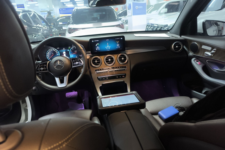 奔驰GLC 2020款 改款 GLC 260 L 4MATIC 豪华型中控内饰12