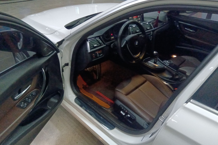 宝马3系 2019款 320Li 时尚型中控内饰20