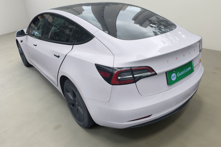 特斯拉 Model 3 2022款 后轮驱动版车身外观5