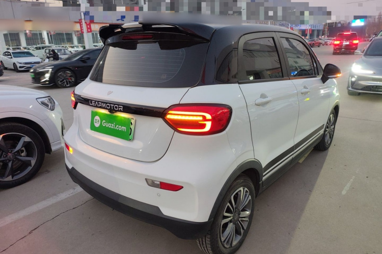 零跑汽车 零跑T03 2021款 400舒适版车身外观7