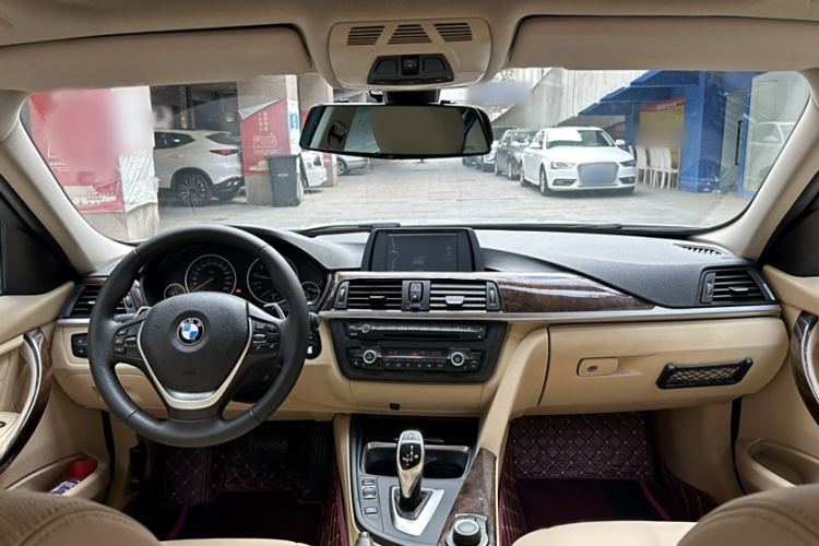 宝马3系 2013款 328Li 时尚型中控内饰7001